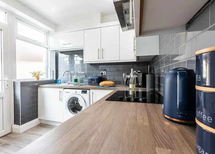 Connaught House - Wi-Fi, Parking, Contractors