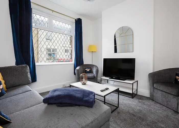 Connaught House - Wi-Fi, Parking, Contractors