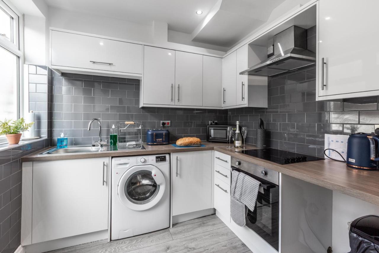 Connaught House - Wi-fi, Parking, Contractors Holiday home *