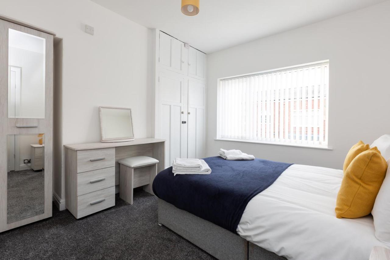 Holiday home Connaught House - Wi-fi, Parking, Contractors *