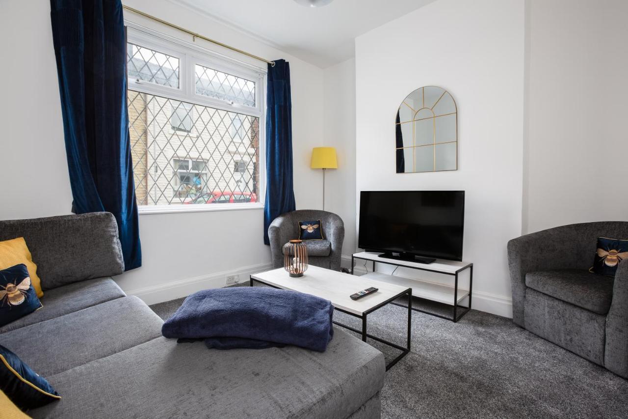 Holiday home Connaught House - Wi-fi, Parking, Contractors *