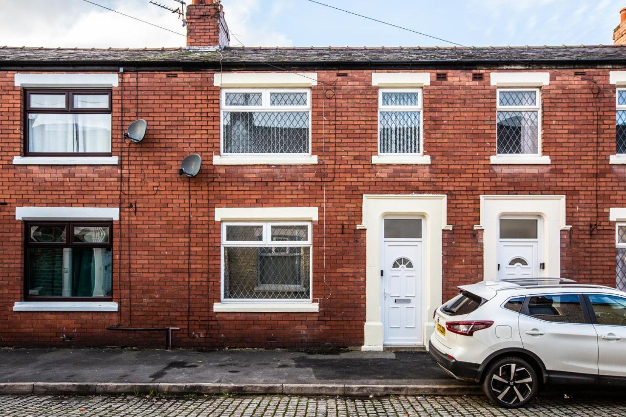 Connaught House - Wi-fi, Parking, Contractors * Preston (Lancashire)