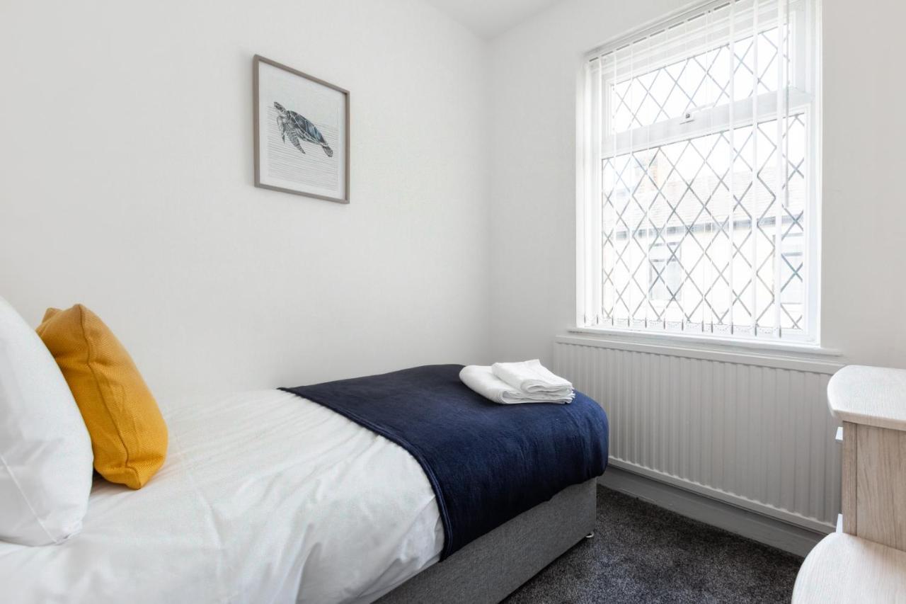 Holiday home Connaught House - Wi-fi, Parking, Contractors Preston (Lancashire)