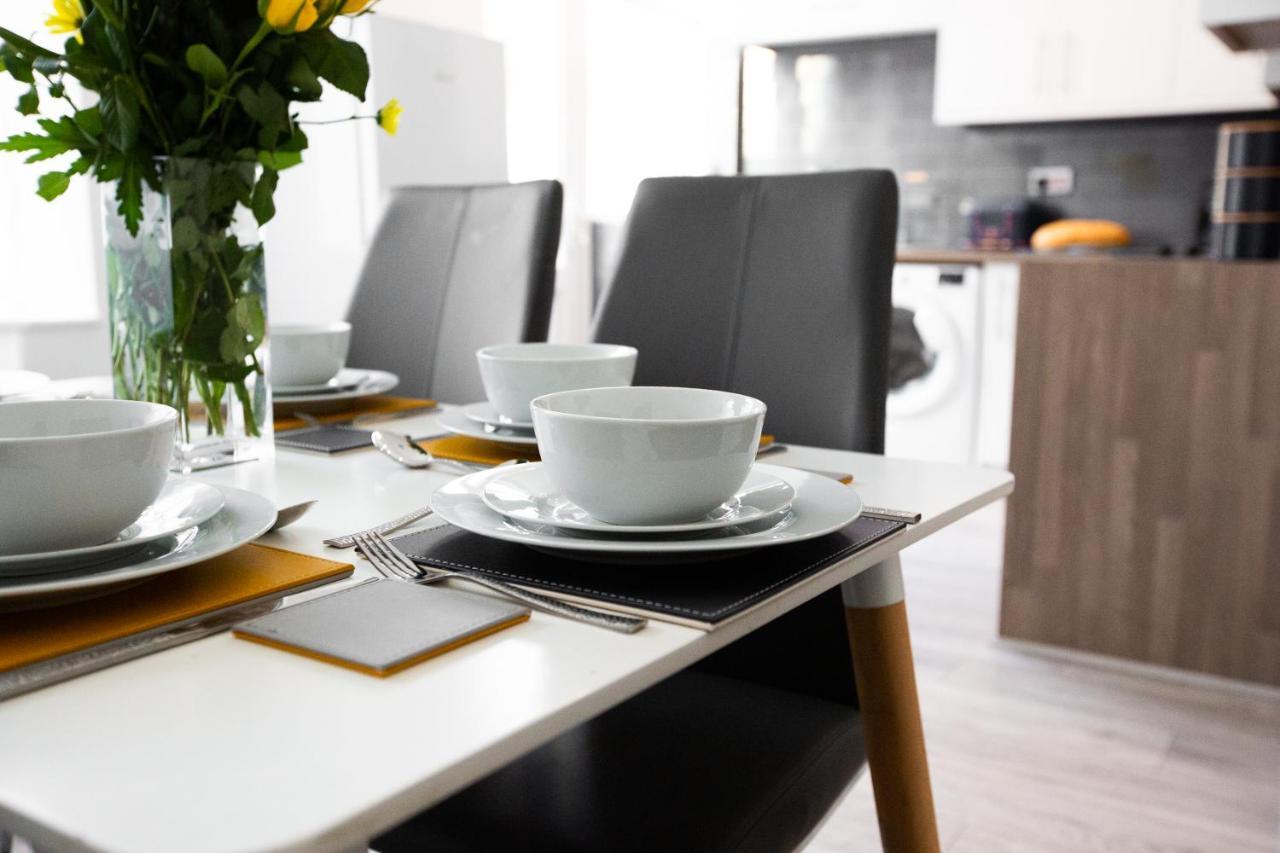 Connaught House - Wi-fi, Parking, Contractors * Preston (Lancashire)