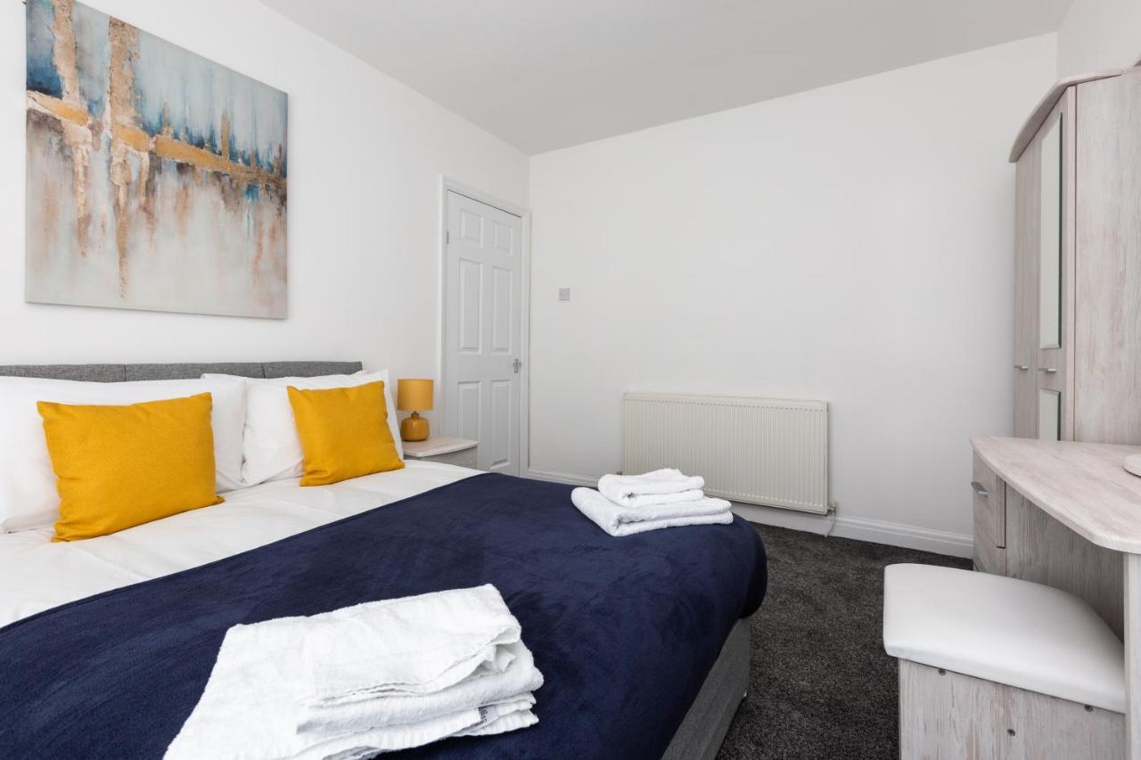 Connaught House - Wi-fi, Parking, Contractors Preston (Lancashire)