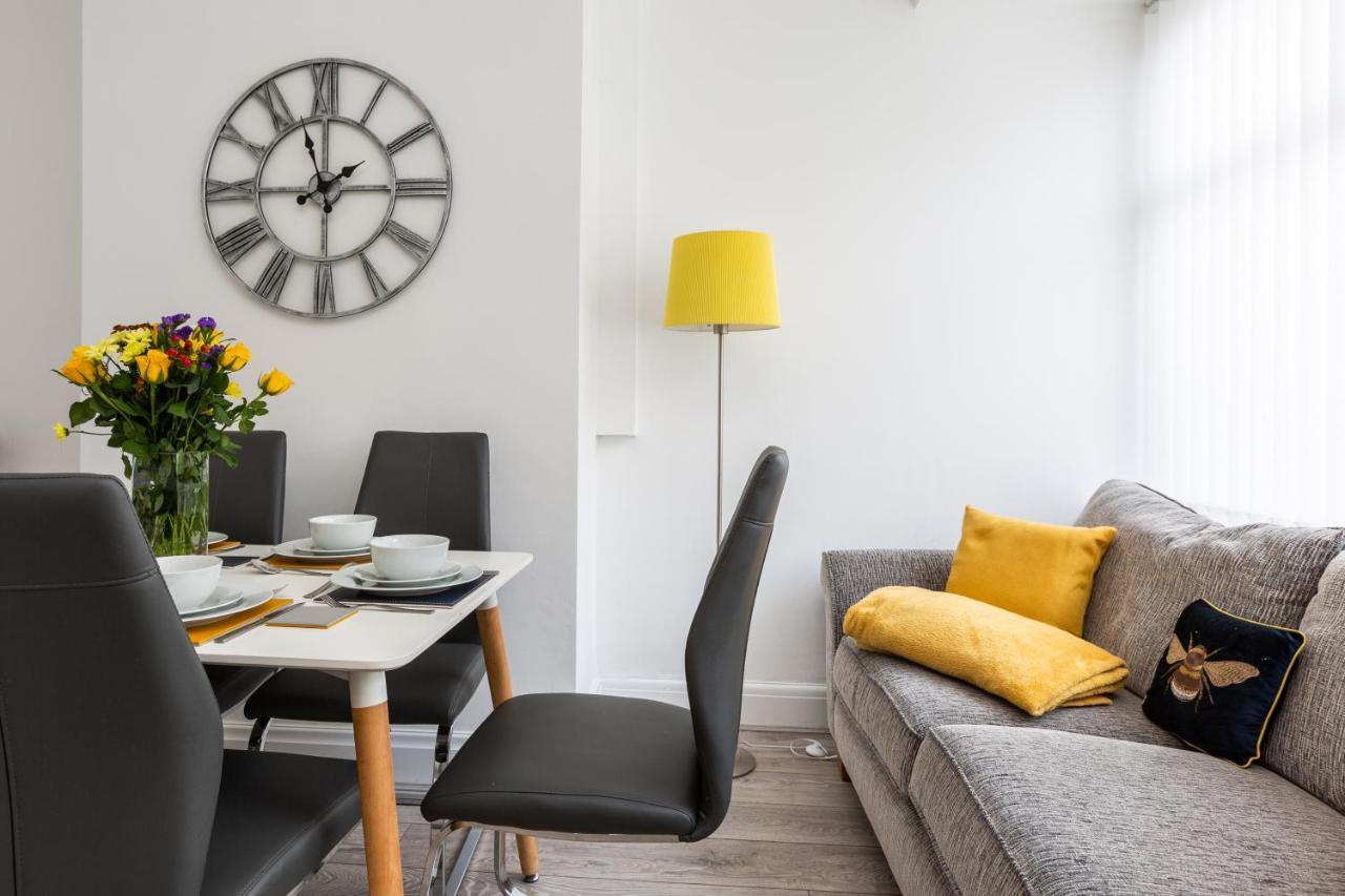 Connaught House - Wi-fi, Parking, Contractors